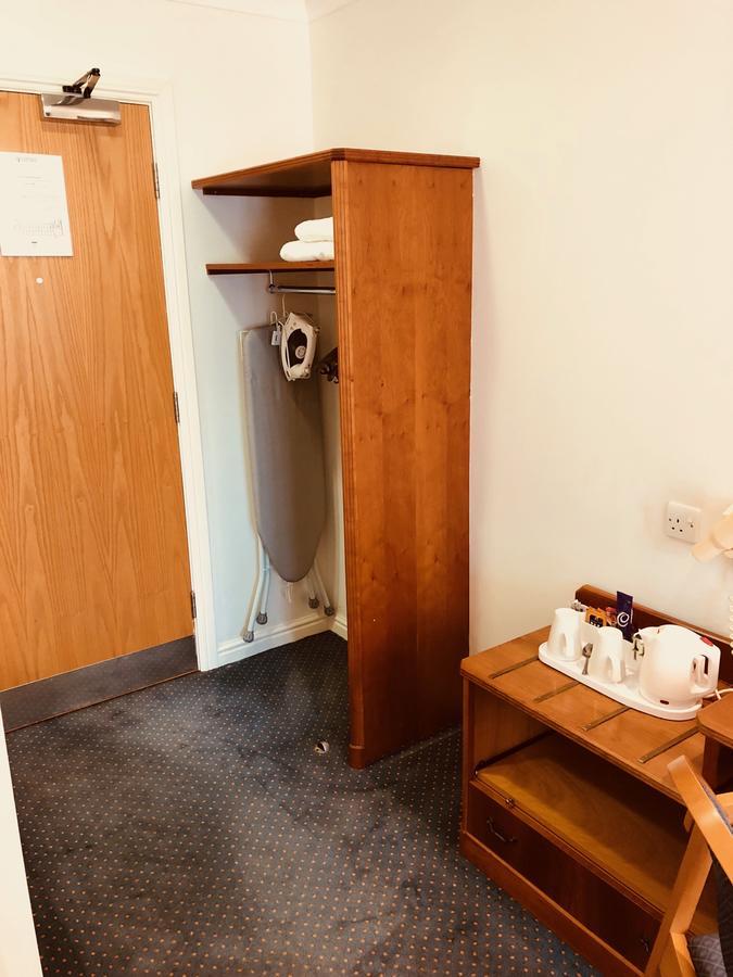 Stoneleigh Park Lodge Ashow Bagian luar foto